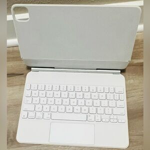 Apple Magic Keyboard for iPad Pro 11-inch (3rd gen) & iPad Air (4th generation)